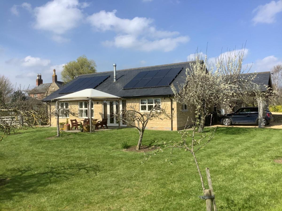 Orchard Cottage, Clematis Cottages, Stamford. Accessible Luxury Home. Bagian luar foto