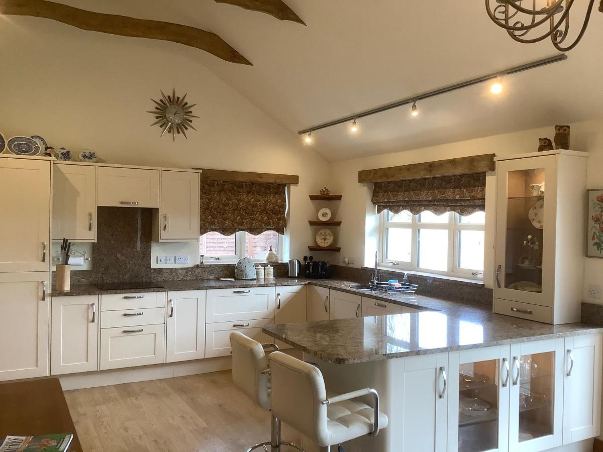 Orchard Cottage, Clematis Cottages, Stamford. Accessible Luxury Home. Bagian luar foto