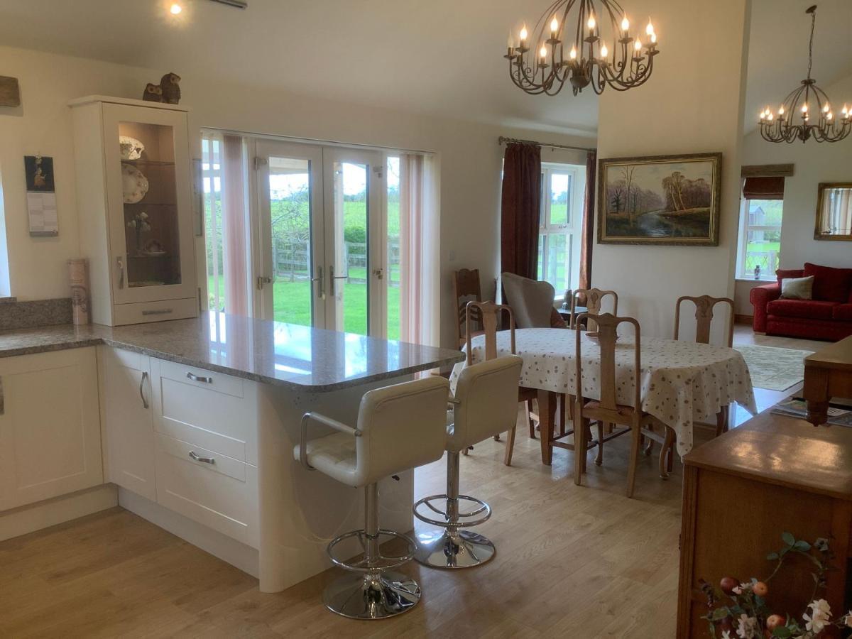 Orchard Cottage, Clematis Cottages, Stamford. Accessible Luxury Home. Bagian luar foto