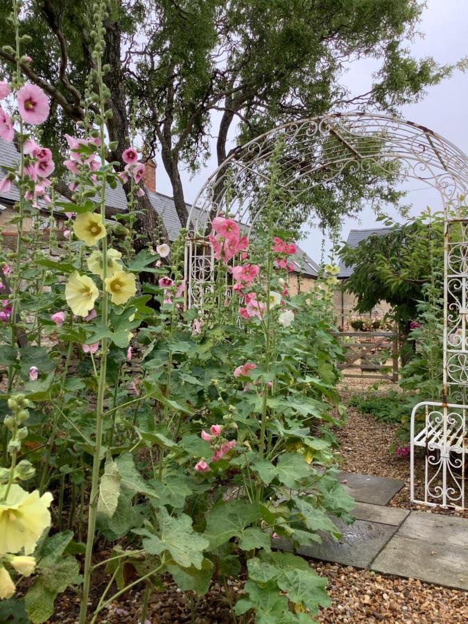 Orchard Cottage, Clematis Cottages, Stamford. Accessible Luxury Home. Bagian luar foto